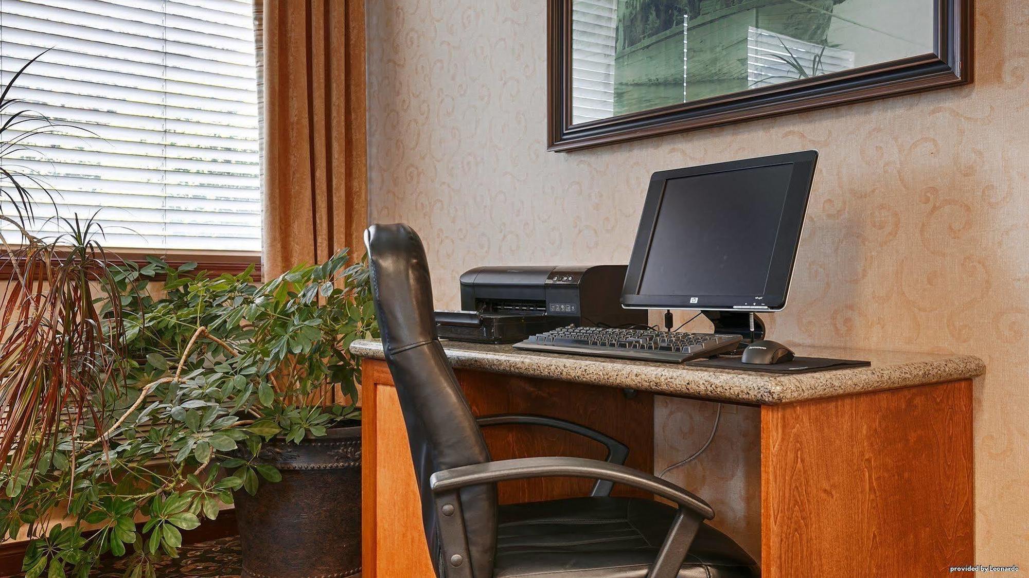 Western Rivershore Hotel Oregon City